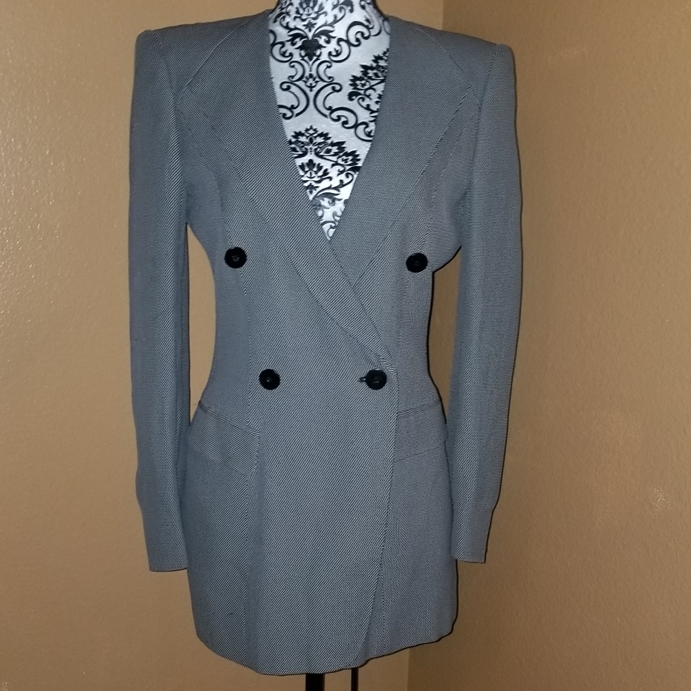 SOLD Giorgio Armani $1255 Womens Blazer Jacket 40